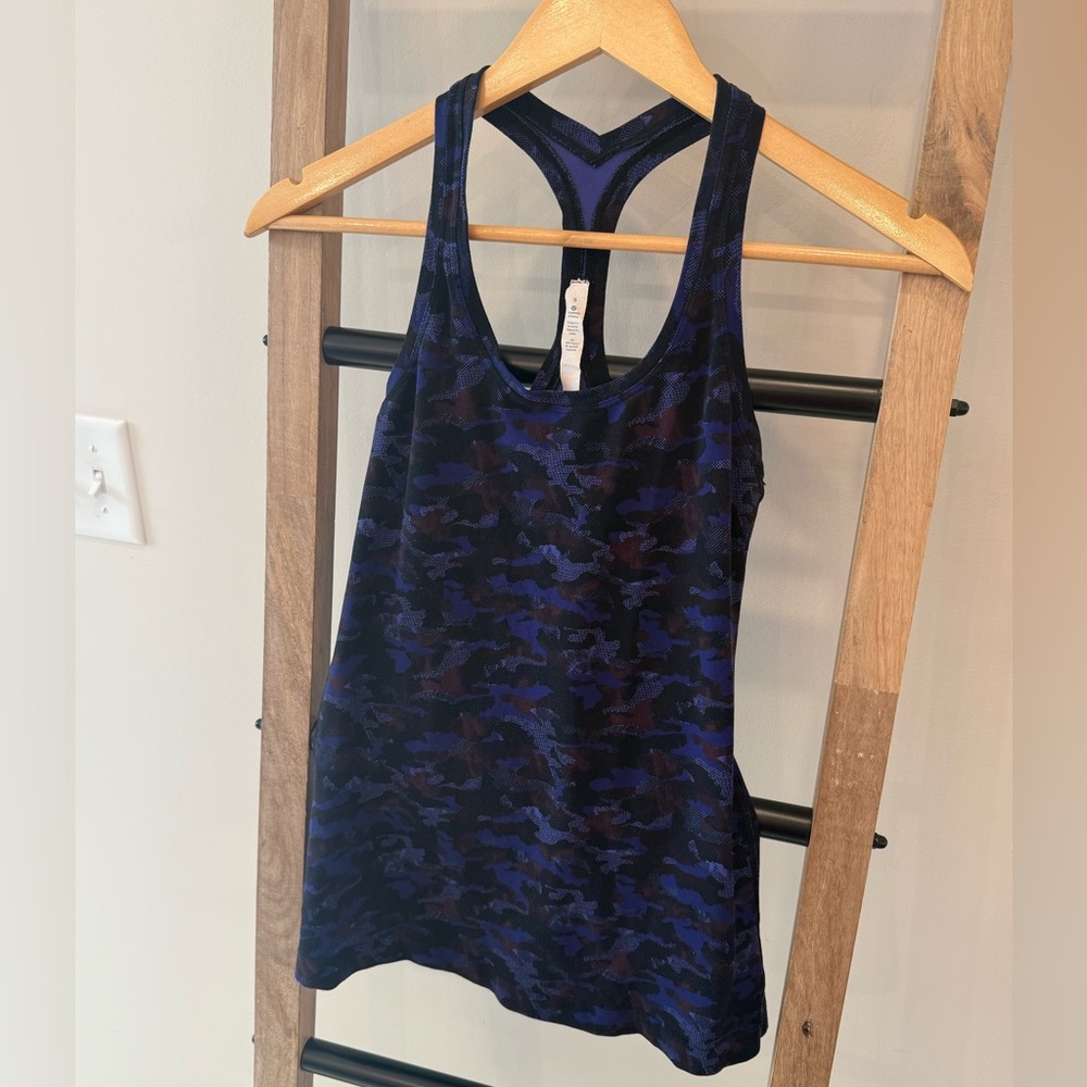 Lululemon Women's purple camo tanktop 6